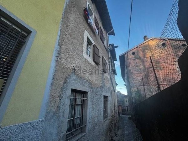 appartamento in vendita a Cadegliano-Viconago