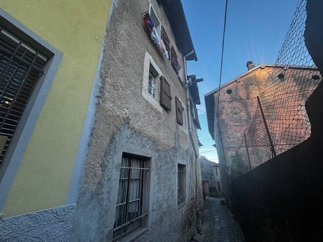 appartamento in vendita a Cadegliano-Viconago