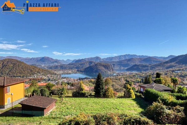 casa indipendente in vendita a Cadegliano-Viconago