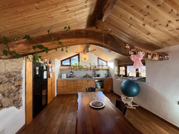 casa indipendente in vendita a Cadegliano-Viconago