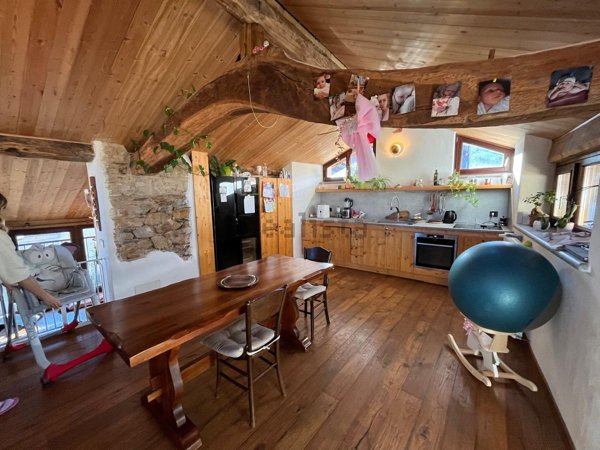 casa indipendente in vendita a Cadegliano-Viconago