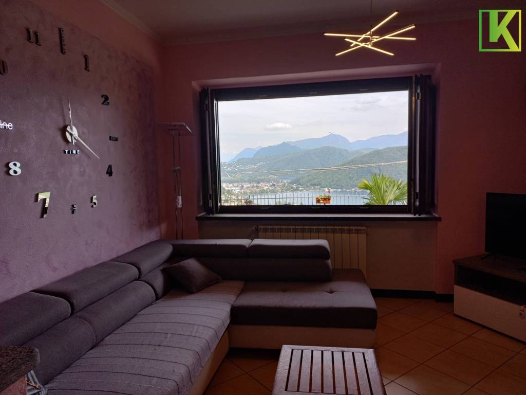 appartamento in vendita a Cadegliano-Viconago in zona Viconago