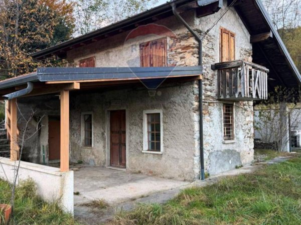 casa indipendente in vendita a Cadegliano-Viconago