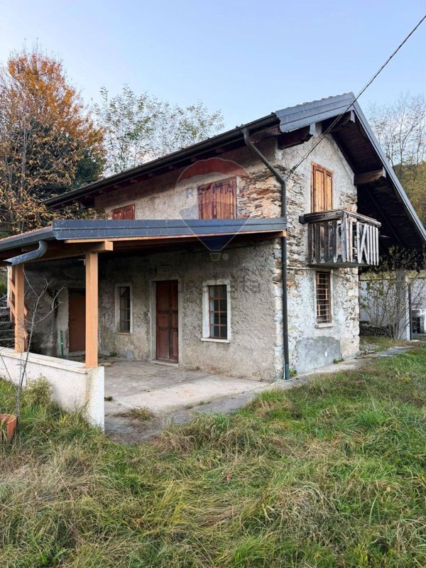 casa indipendente in vendita a Cadegliano-Viconago