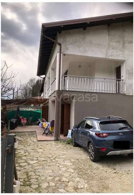 appartamento in vendita a Cadegliano-Viconago