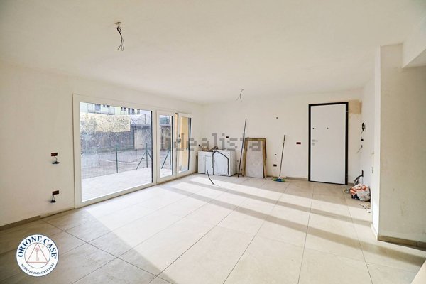 appartamento in vendita a Cadegliano-Viconago