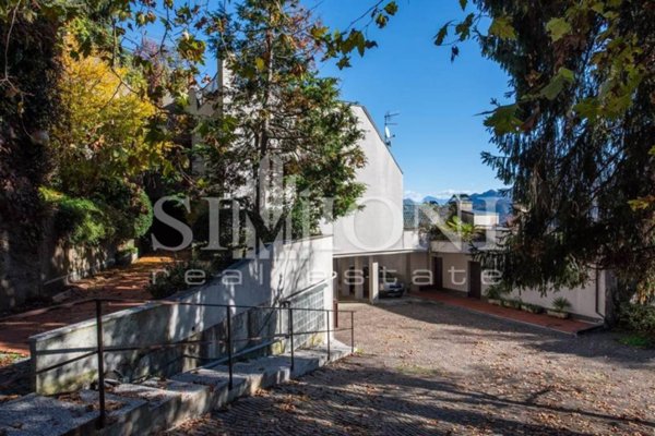 appartamento in vendita a Cadegliano-Viconago in zona Cadegliano