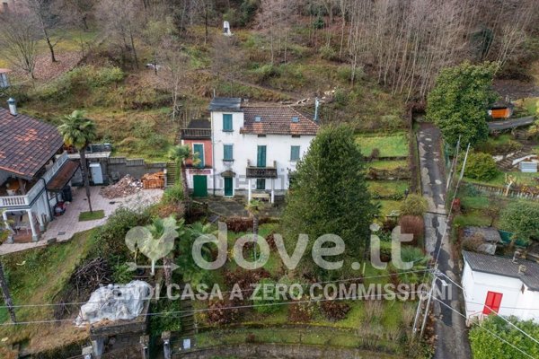 casa indipendente in vendita a Cadegliano-Viconago