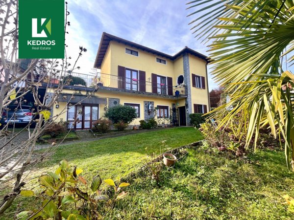 casa indipendente in vendita a Cadegliano-Viconago in zona Cadegliano