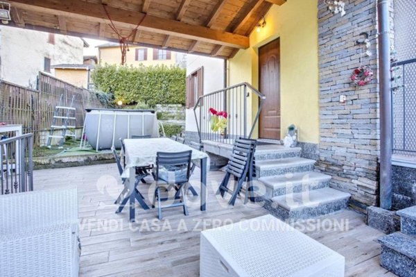 casa indipendente in vendita a Cadegliano-Viconago in zona Cadegliano