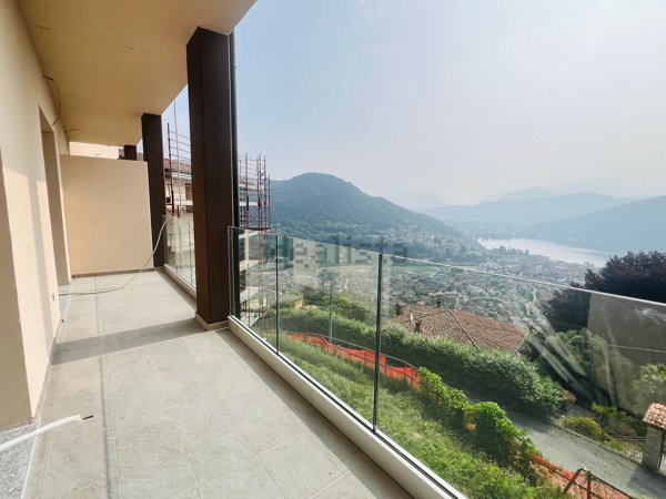 appartamento in vendita a Cadegliano-Viconago in zona Viconago