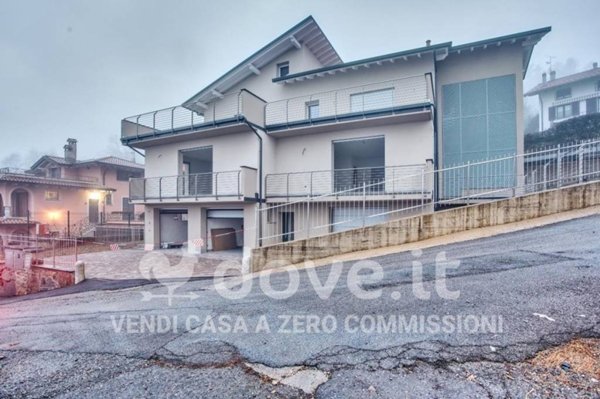 appartamento in vendita a Cadegliano-Viconago