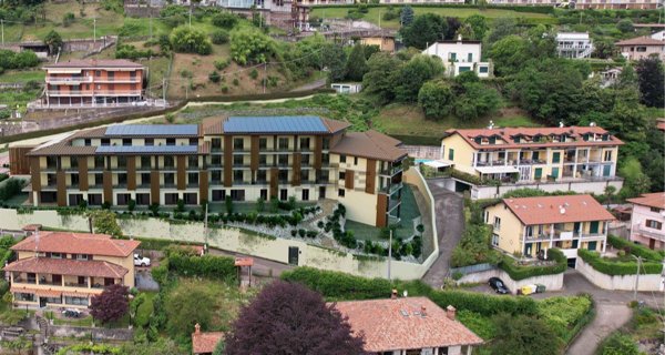 appartamento in vendita a Cadegliano-Viconago in zona Viconago