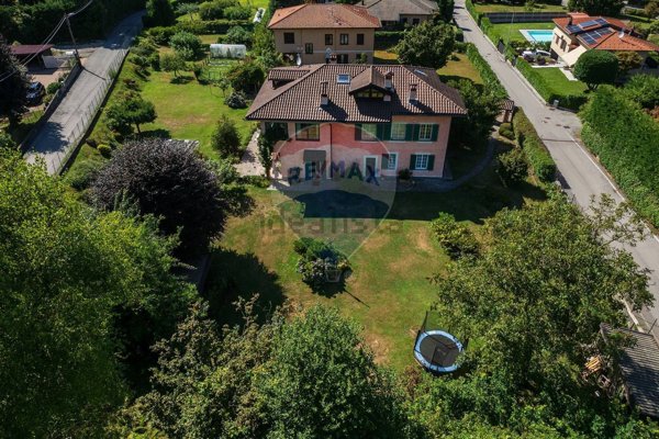 appartamento in vendita a Cadegliano-Viconago