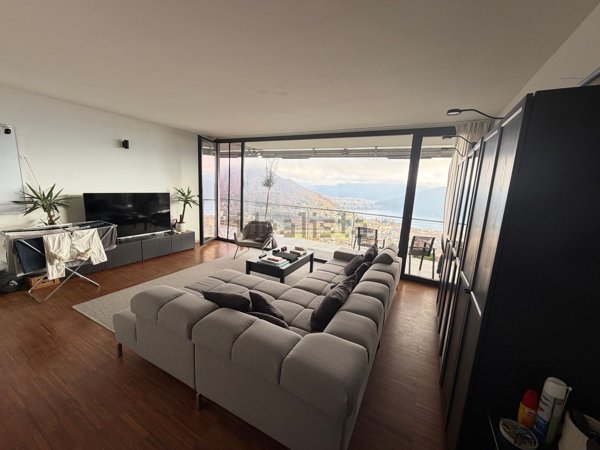 appartamento in vendita a Cadegliano-Viconago