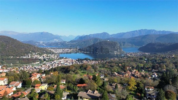 appartamento in vendita a Cadegliano-Viconago