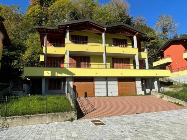 casa indipendente in vendita a Cadegliano-Viconago