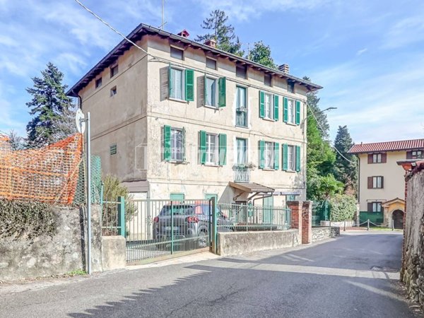 appartamento in vendita a Cadegliano-Viconago