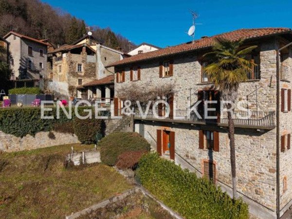 casa indipendente in vendita a Cadegliano-Viconago