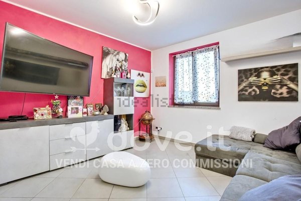 casa indipendente in vendita a Cadegliano-Viconago