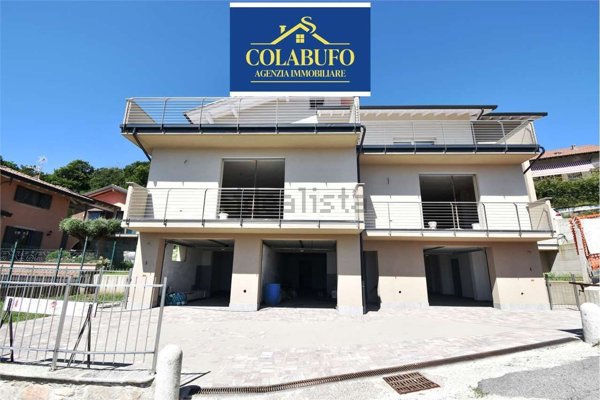 appartamento in vendita a Cadegliano-Viconago