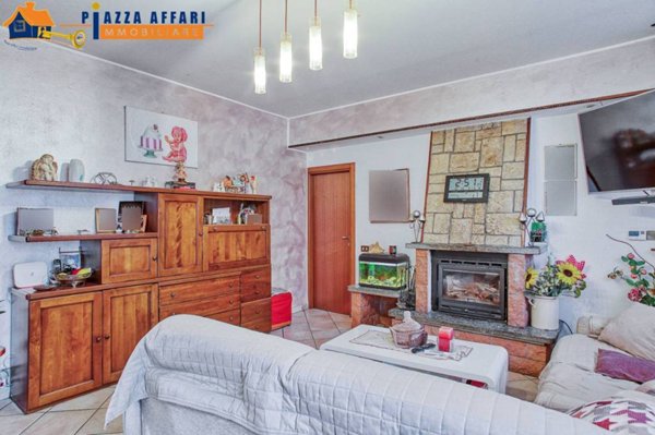 casa indipendente in vendita a Cadegliano-Viconago in zona Argentera