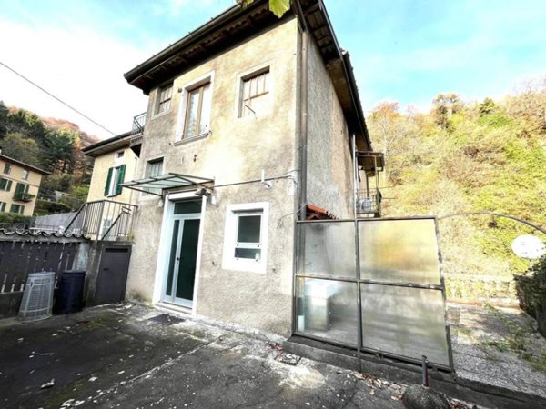 appartamento in vendita a Cadegliano-Viconago in zona Viconago