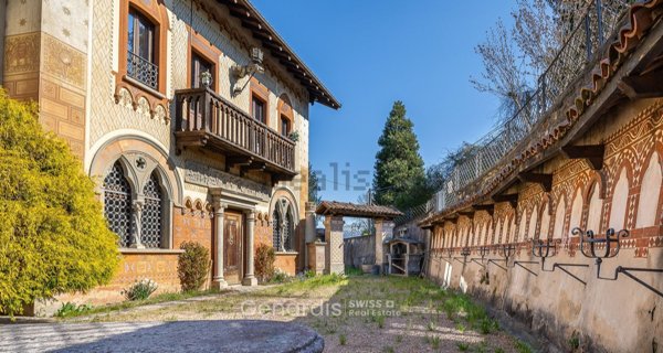 casa indipendente in vendita a Cadegliano-Viconago