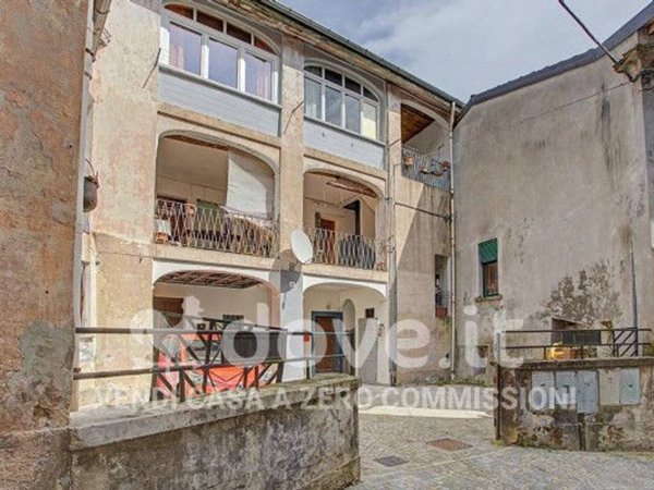 appartamento in vendita a Cadegliano-Viconago