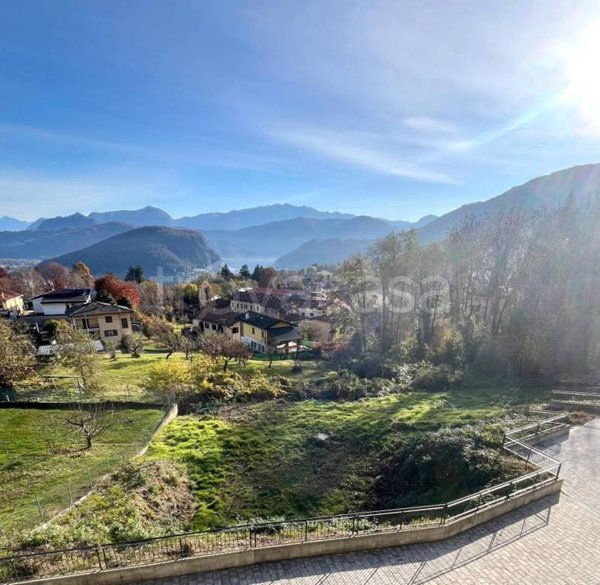ufficio in vendita a Cadegliano-Viconago in zona Cadegliano