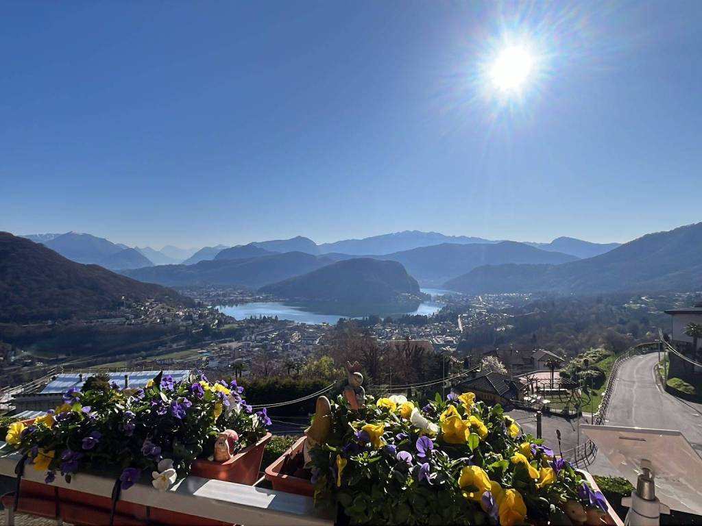 appartamento in vendita a Cadegliano-Viconago