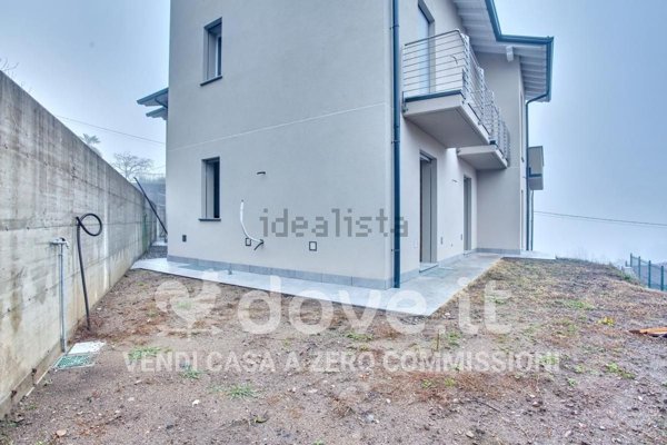 appartamento in vendita a Cadegliano-Viconago