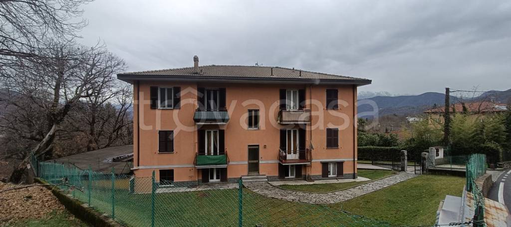 casa indipendente in vendita a Cadegliano-Viconago in zona Argentera