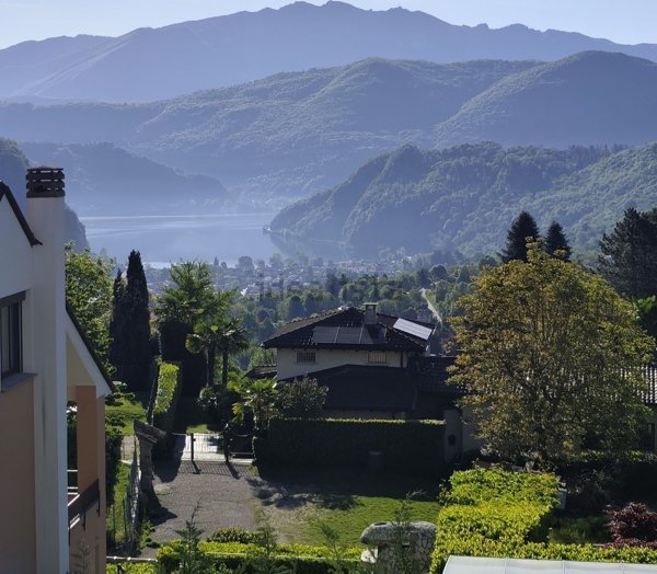 appartamento in vendita a Cadegliano-Viconago