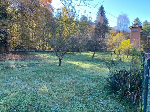 terreno edificabile in vendita a Cadegliano-Viconago