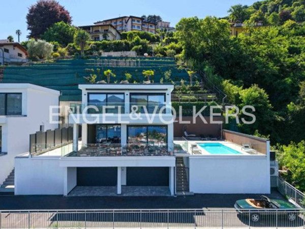 casa indipendente in vendita a Cadegliano-Viconago