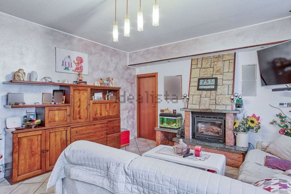 casa indipendente in vendita a Cadegliano-Viconago in zona Argentera