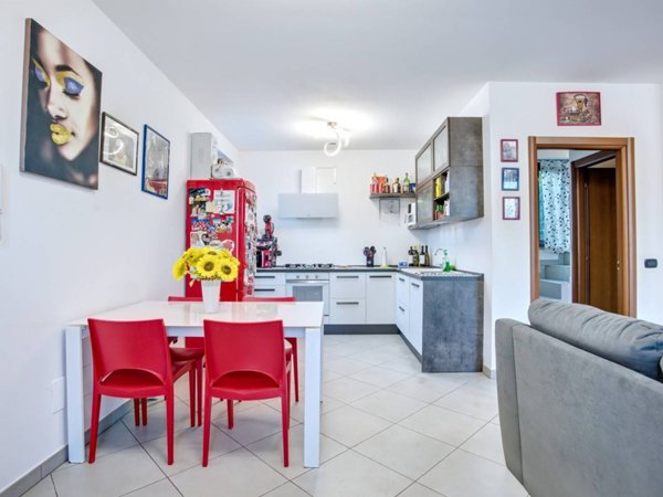 casa indipendente in vendita a Cadegliano-Viconago in zona Cadegliano