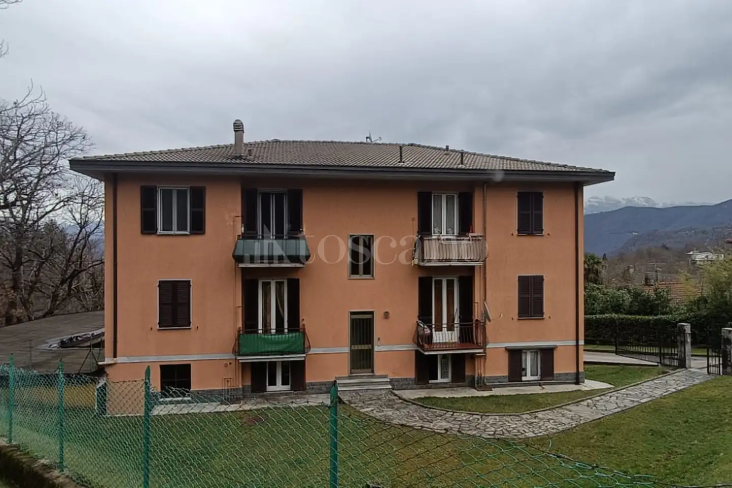 casa indipendente in vendita a Cadegliano-Viconago in zona Argentera