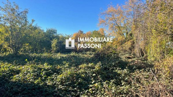 terreno edificabile in vendita a Cairate