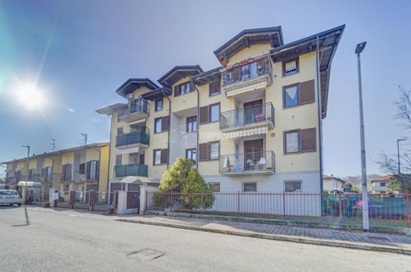 appartamento in vendita a Cairate in zona Bolladello