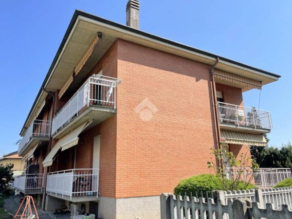 appartamento in vendita a Cairate in zona Bolladello