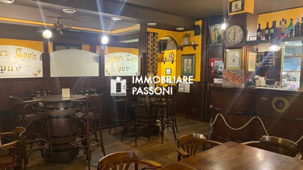 locale di sgombero in vendita a Cairate