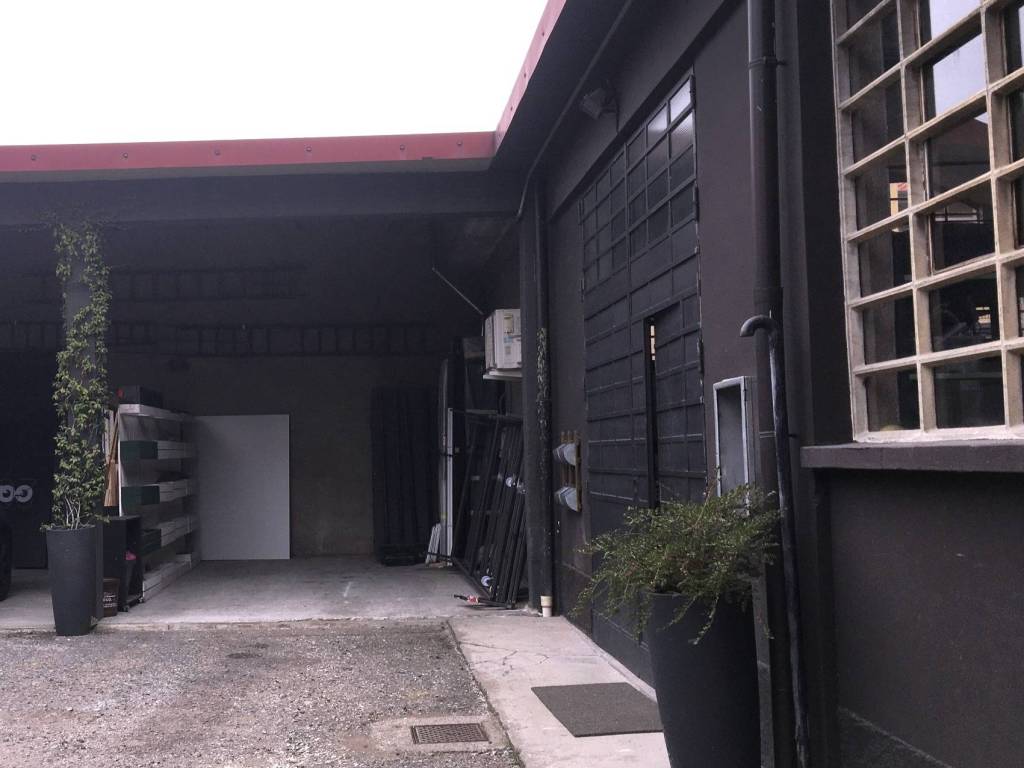 intera palazzina in vendita a Cairate