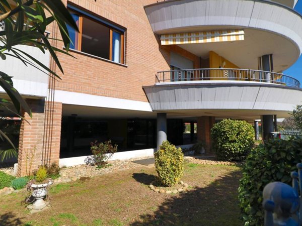 appartamento in vendita a Cairate