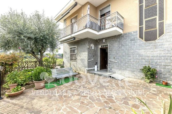 casa indipendente in vendita a Cairate