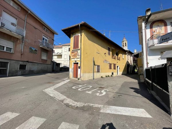 casa indipendente in vendita a Cairate in zona Peveranza