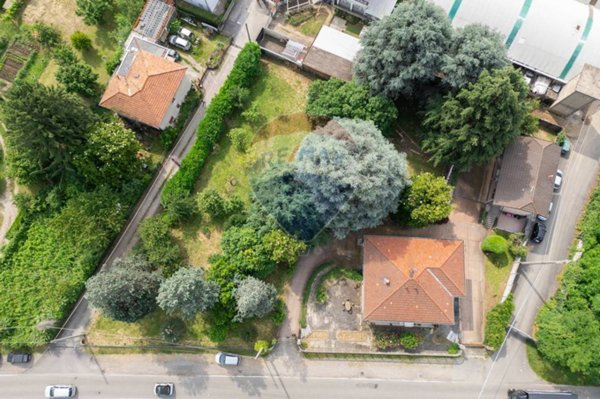 terreno edificabile in vendita a Cairate