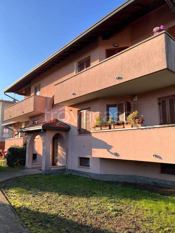 appartamento in vendita a Cairate