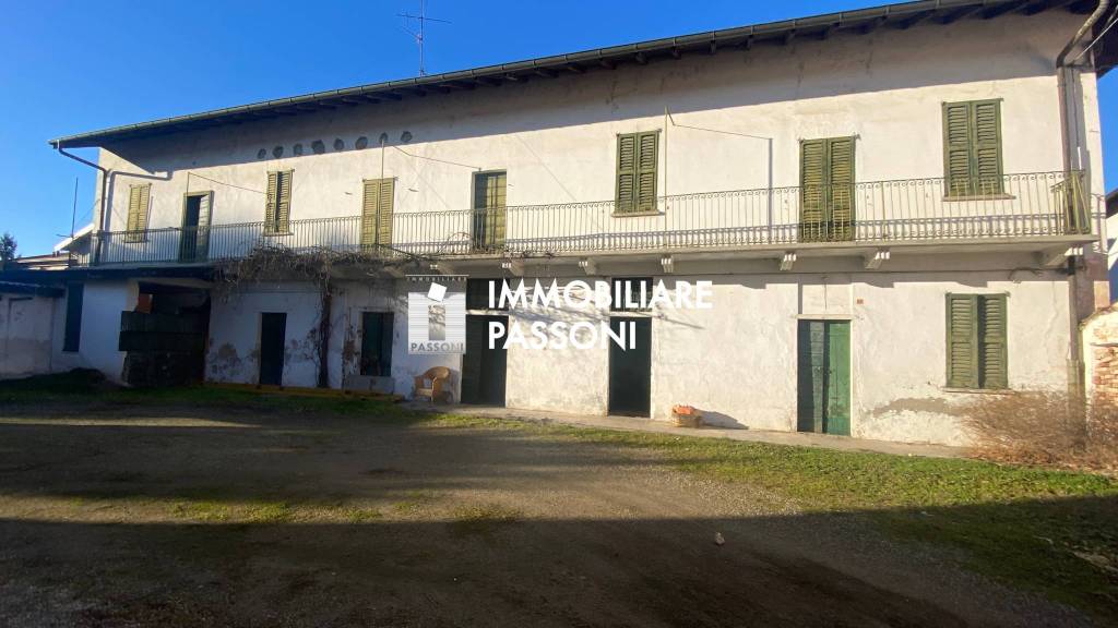 casa indipendente in vendita a Cairate